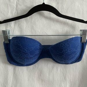 Victoria's Secret Blue Strapless Lace Bra (size 32C)